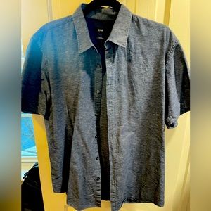 Hugo Boss men’s blue linen buttons down shirt. Size Large.